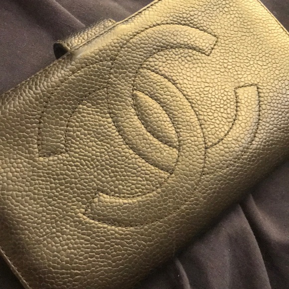 Authentic Chanel billfold wallet - Picture 8 of 8